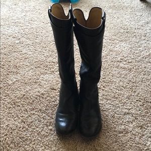 Black women’s Frye boots